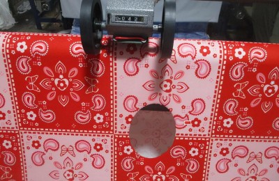 What material is cotton blended (fabric inspection cotton and blended fabric classification)