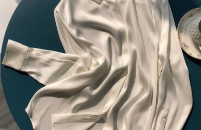 The difference between plain crepe satin and mulberry silk (the larger the mm number, the better the silk fabric)