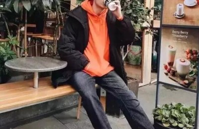 What type of clothing is a sweatshirt? (Do their sweatshirts have automatic temperature adjustment?)