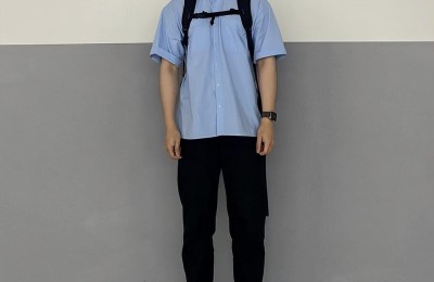 What kind of pants will look good with a black polo shirt (a must-have casual outfit for working people to solve your daily matching)