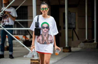 Is it better to wear a T-shirt one size larger? (It looks slimmer and more casual according to the matching)