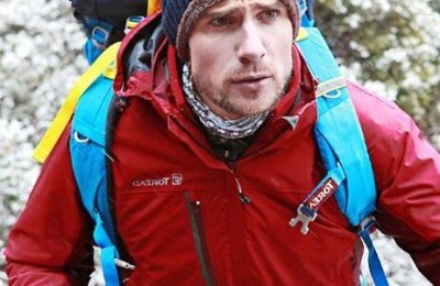 How to best wear a jacket (most suitable for outdoor sports in extremely cold weather)