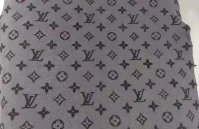 Is the flocking print easy to wash off (it is difficult to repair a large area of ​​flocking pattern that falls off after washing a T-shirt)