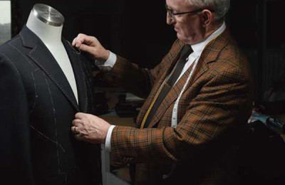 This is the choice of summer suit fabrics for a refreshing look