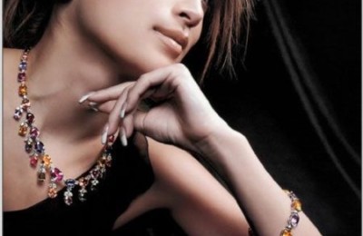 Be a sparkling beauty: the knowledge of elegant matching of luxury jewelry