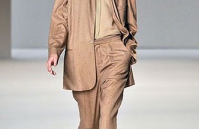 Business attire is in vogue, crisp trouser suits are on the rise