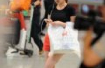 Meng Qian challenges Xu Jinglei in pink professional attire (photo)