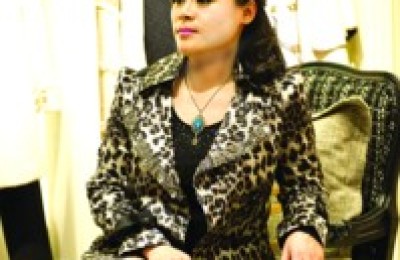 Business attire: How should a 35-year-old middle-aged woman “surround” herself with business attire?