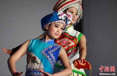 The exotic style of professional attire is coming. Zhubaosongmao professional attire