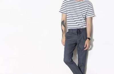What pants to wear with a striped T-shirt in summer (these combinations are bold, versatile and trendy)