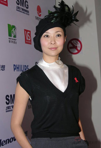 OL, beautiful anchor, temperament, intellectuality, how to wear, Phoenix TV